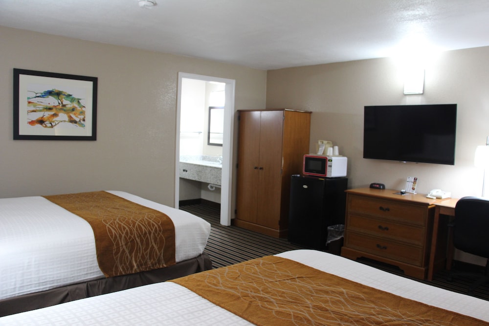 WESTBRIDGE INN AND SUITES 14/39