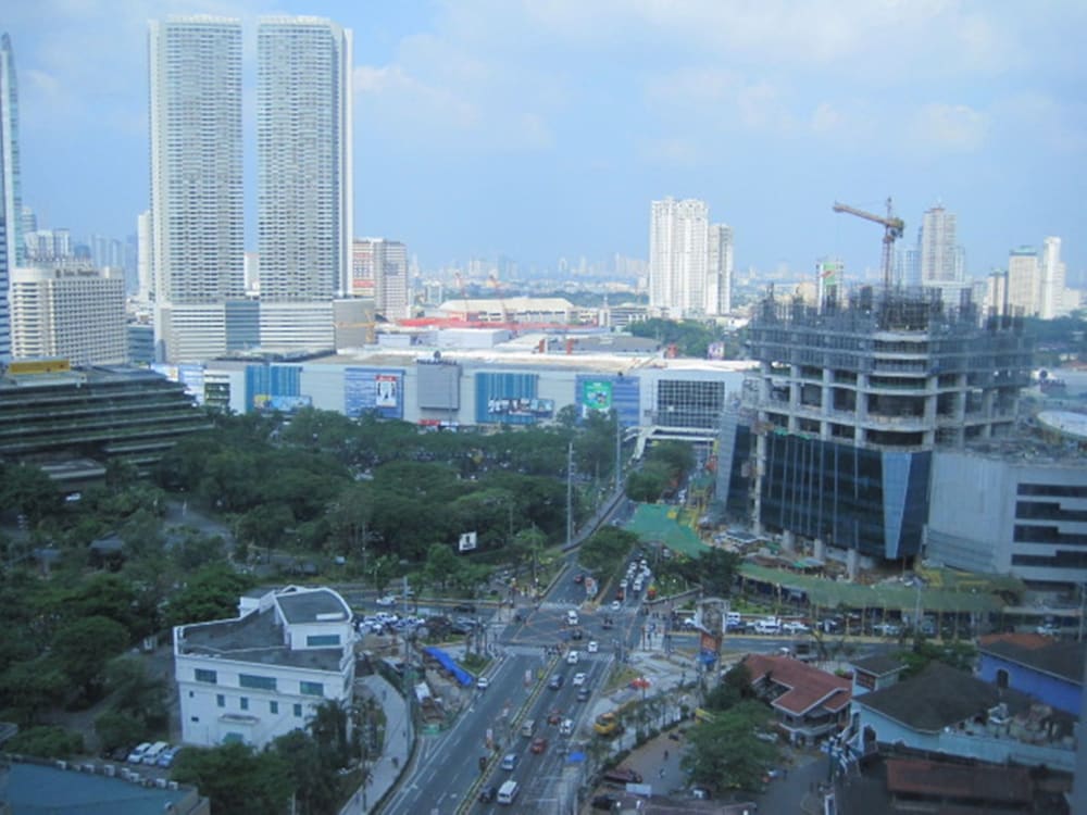 Premium Residence The Currency Ortigas 49/50