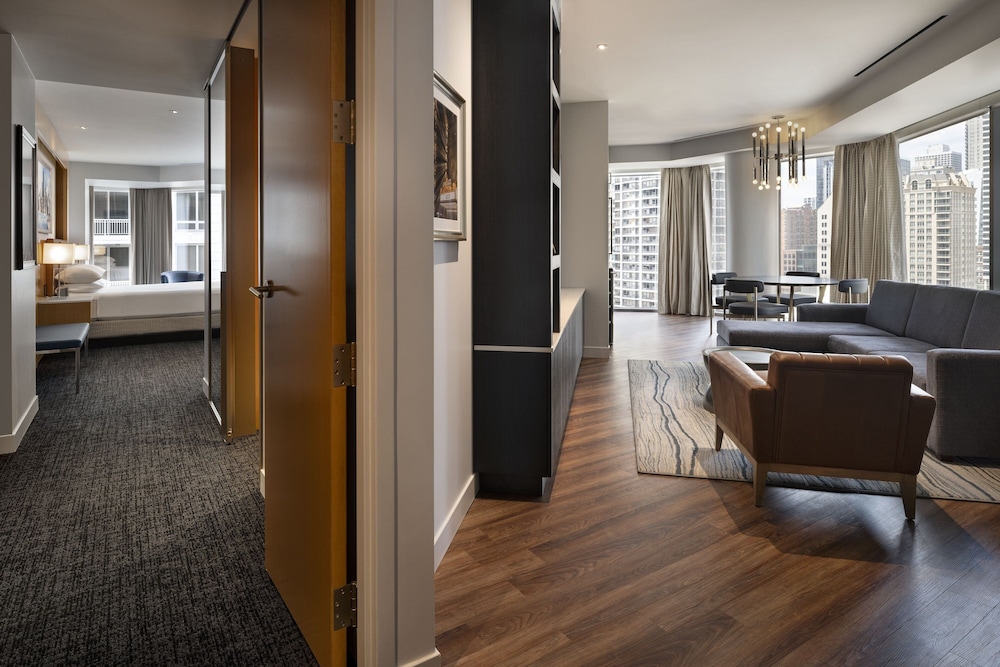 Residence Inn Chicago Downtown Magnificent Mile 20/50