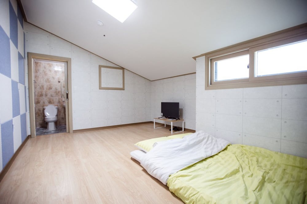 Kirin Guesthouse - Hostel 3/14