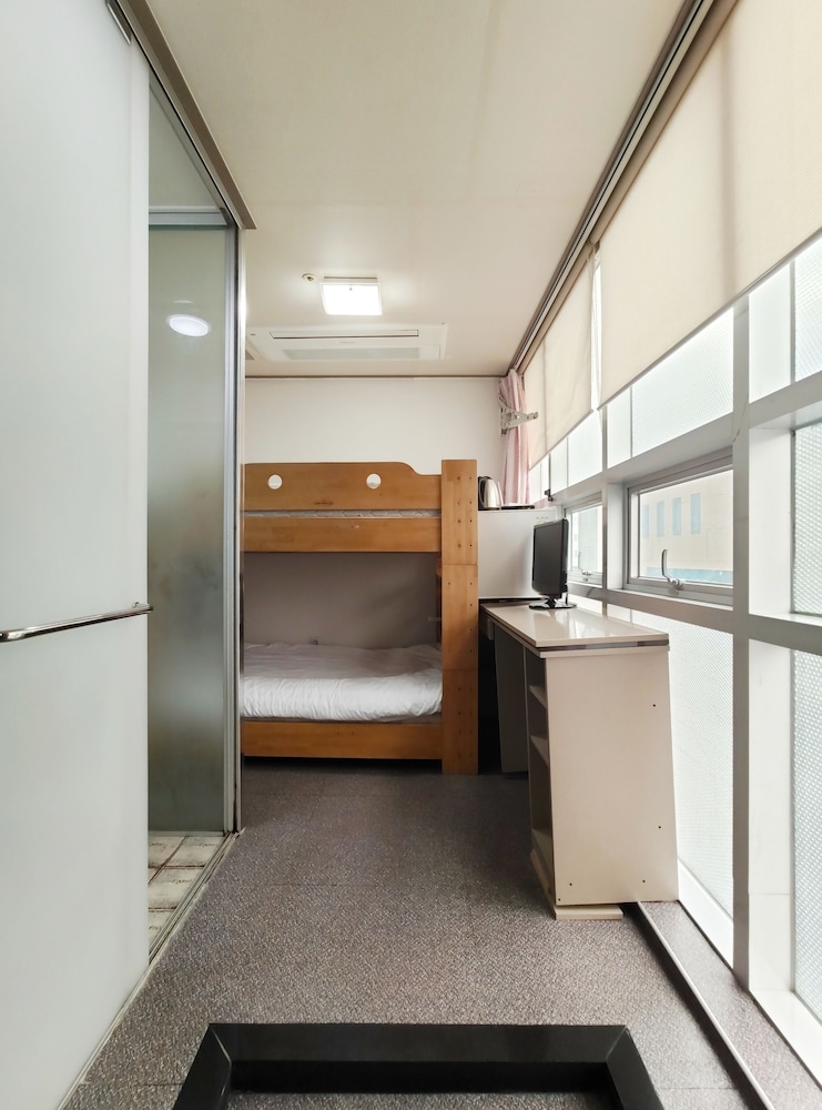 OYO Hostel Myeongdong 2 15/75