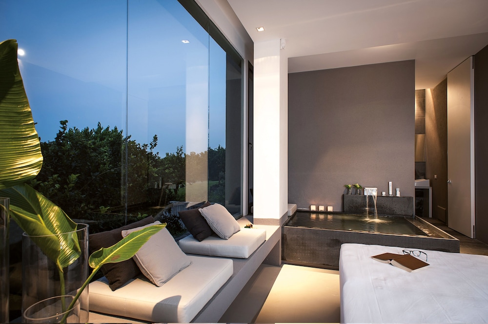 Zash Country Boutique Hotel 55/69