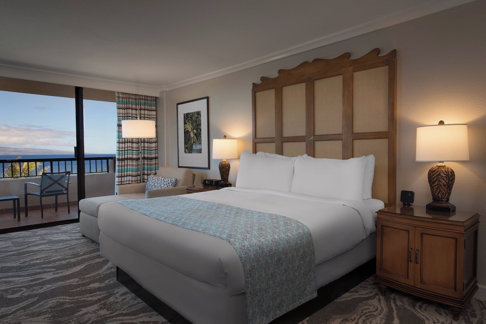1 Bedroom, Suite, King Bed, Ocean Front, Sofa, Balcony