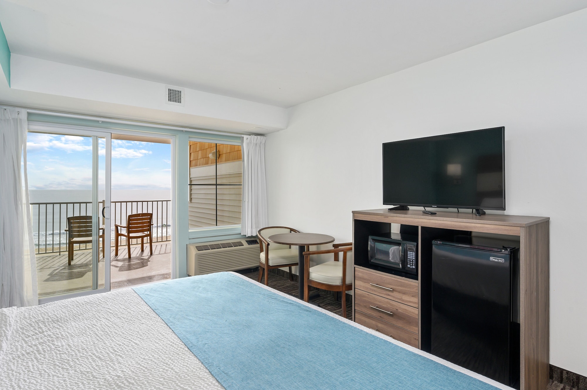 Room, King Bed, Ocean Front, Balcony, Royalton Hotel 2/3