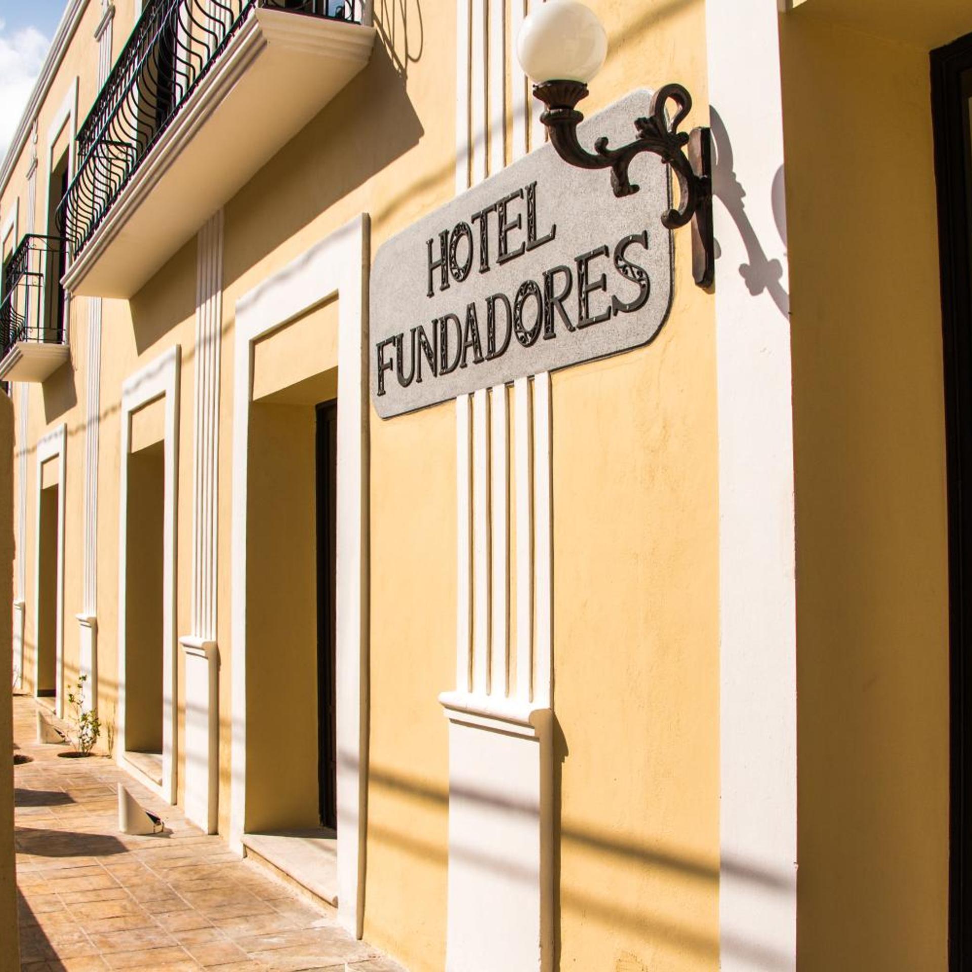 Hotel Fundadores 4/50