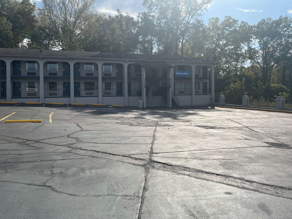Motel6 Vicksburg, MS 32/35
