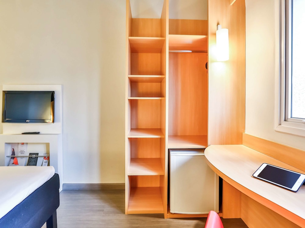 Ibis Goiania 24/64