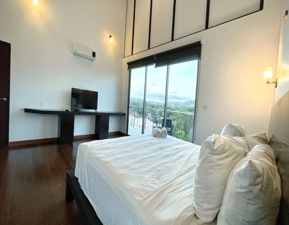 Sky Penthouses At Oceano 11/50
