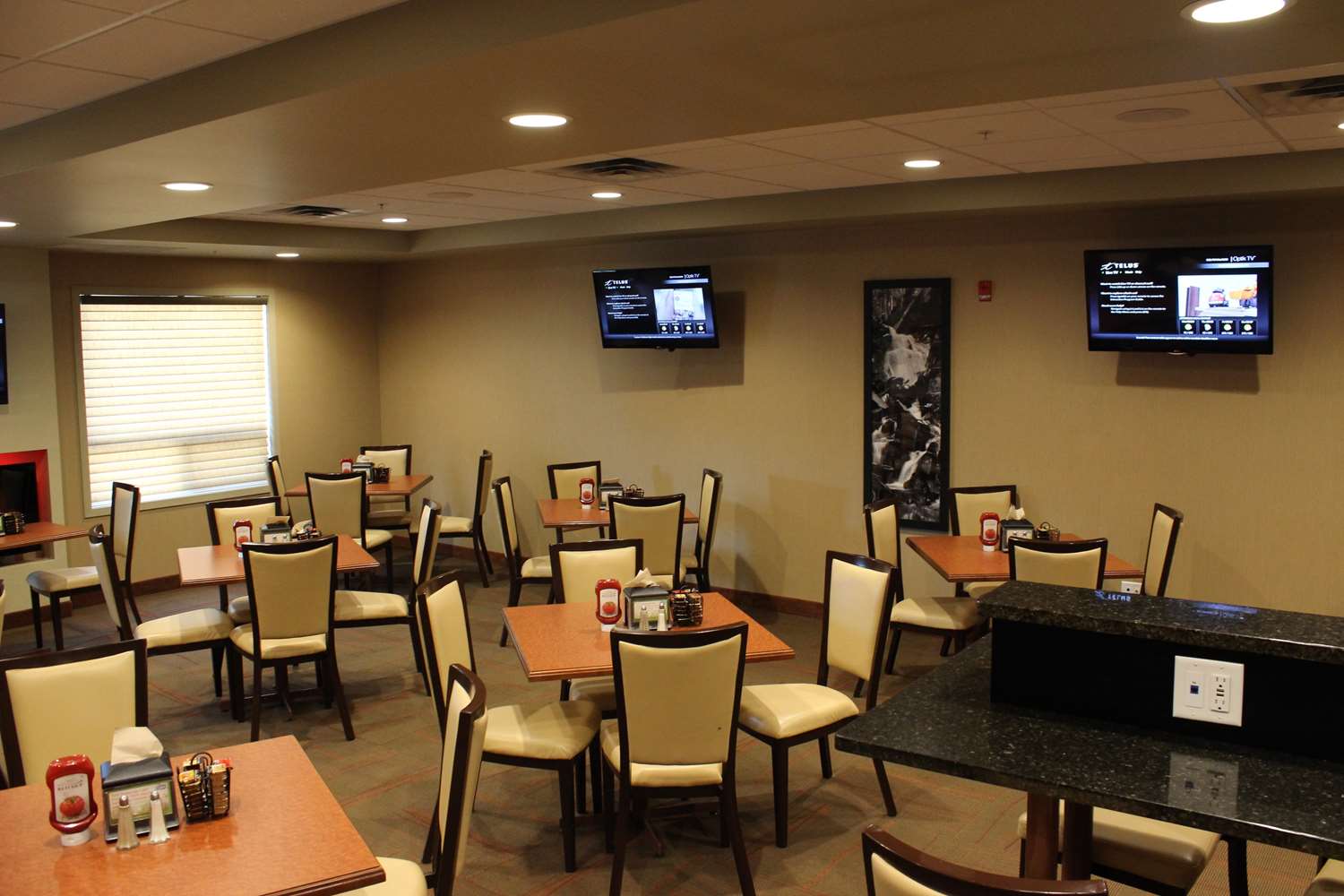 Best Western Plus Service Inn and Suites 52/56