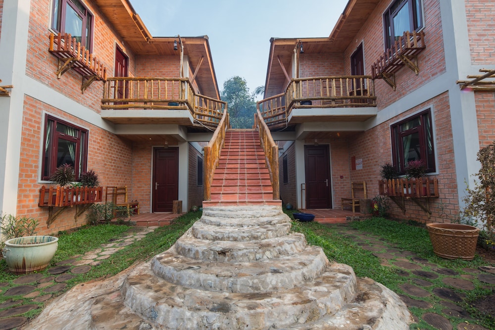 Vela Phu Quoc Resort 93/98