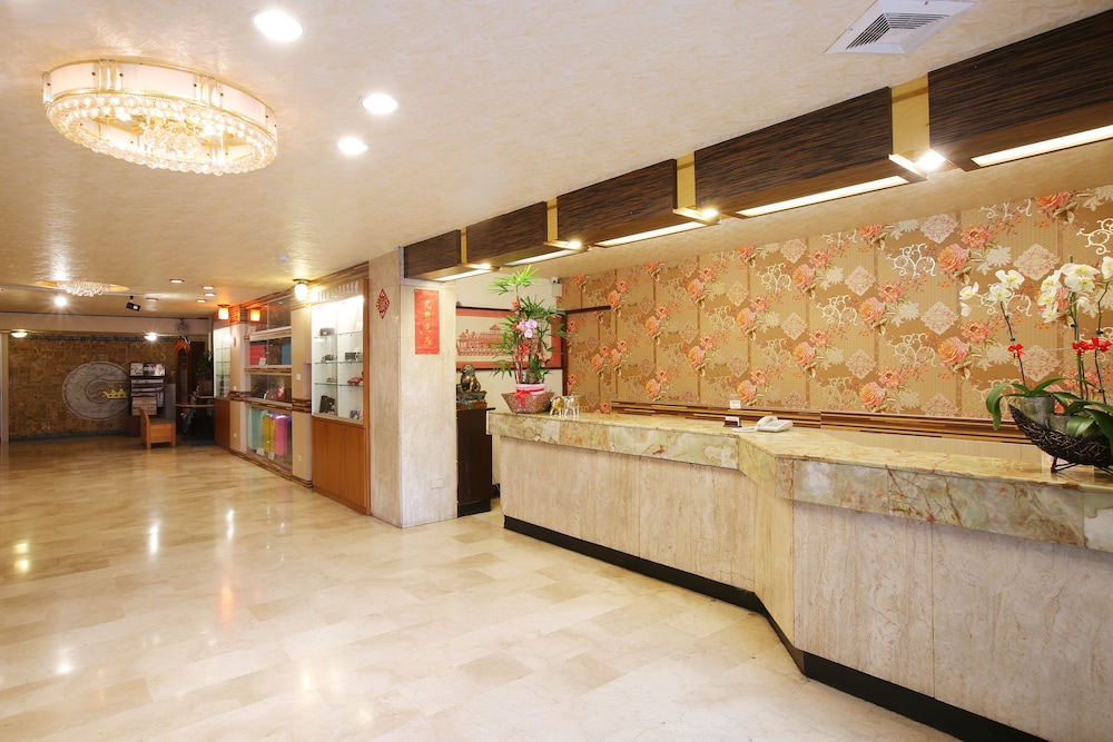 Chiayi Crown Hotel 6/32