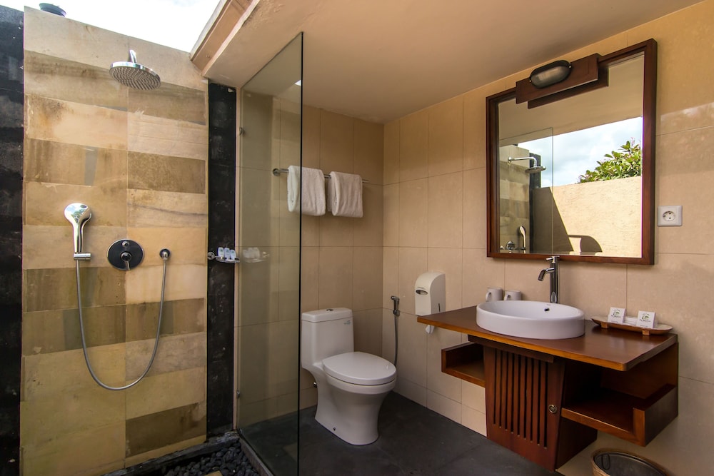De Munut Balinese Resort and Spa 69/71