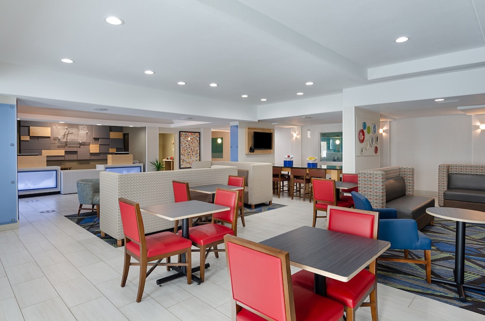 Holiday Inn Express Hotel And Suites Weston 44/54