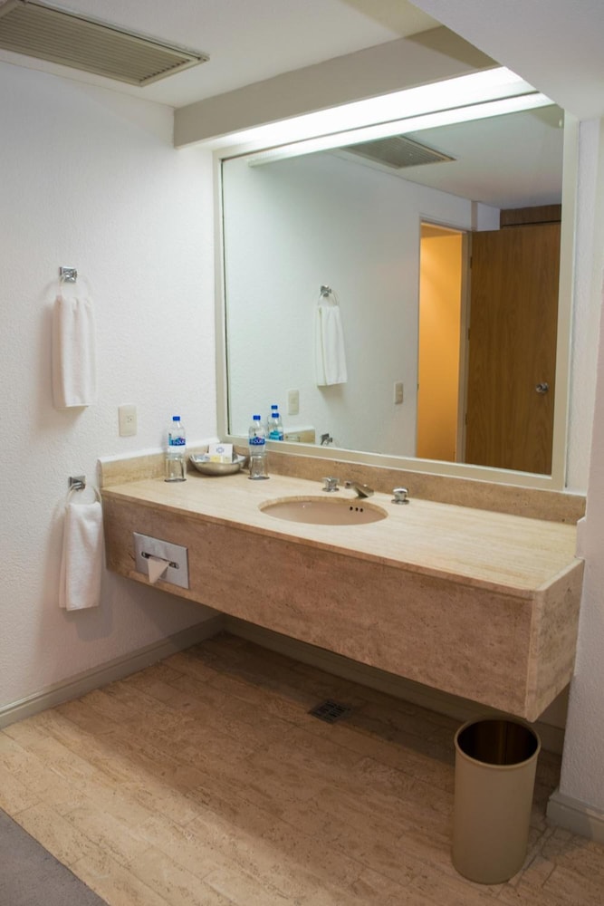 Del Prado Hotel 12/69