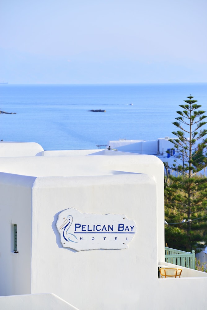 Pelican Bay Art Hotel 4/63
