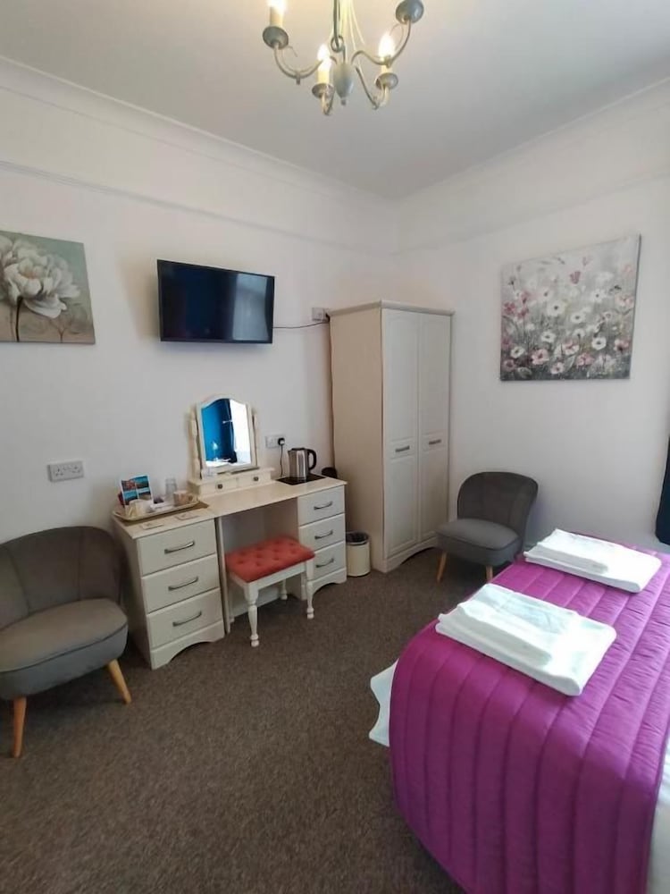 The Groveside Guest House 22/48