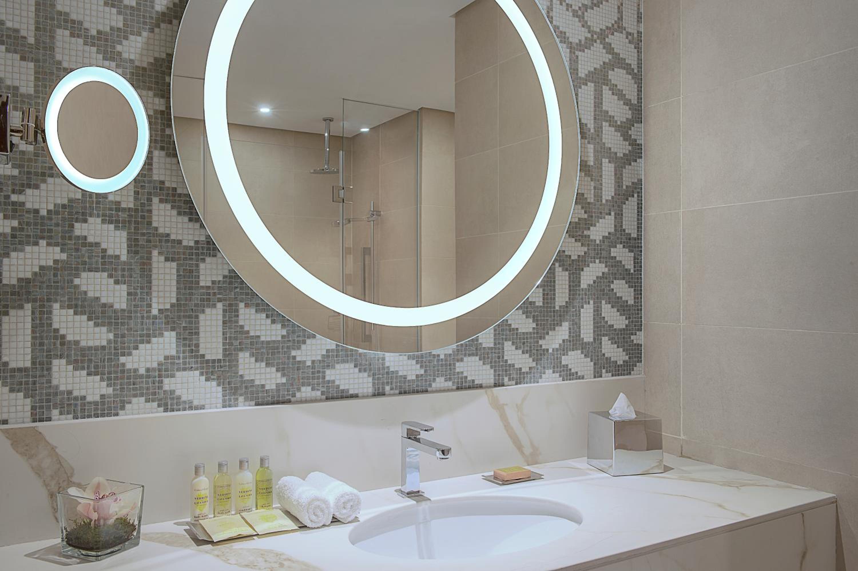 Hilton Doha The Pearl Residences