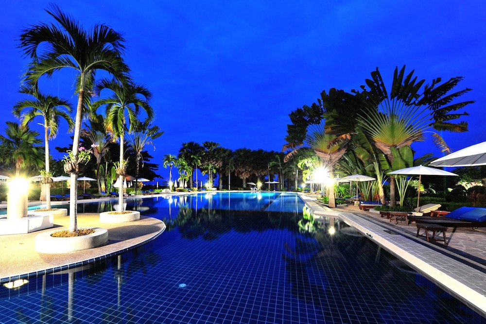 Botany Beach Resort in SATTAHIP