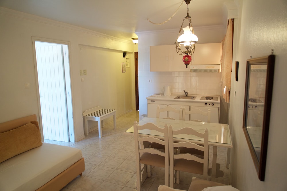 Villa Christina-Vromolimnos 49/56