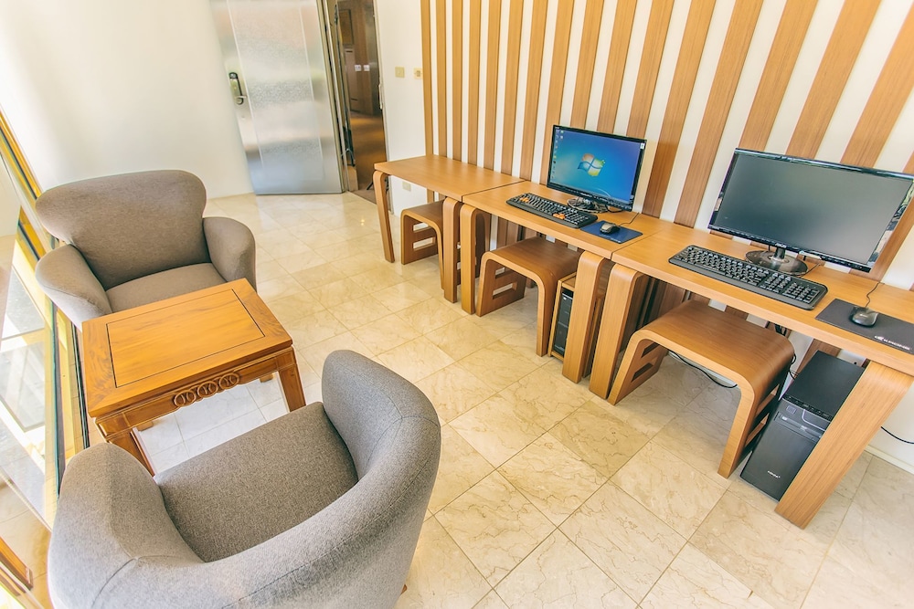 FoungJia Hotel 20/26