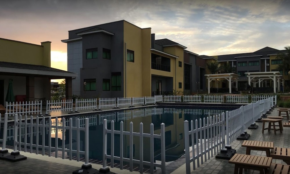 Courtyard International Hotel in Lyantonde
