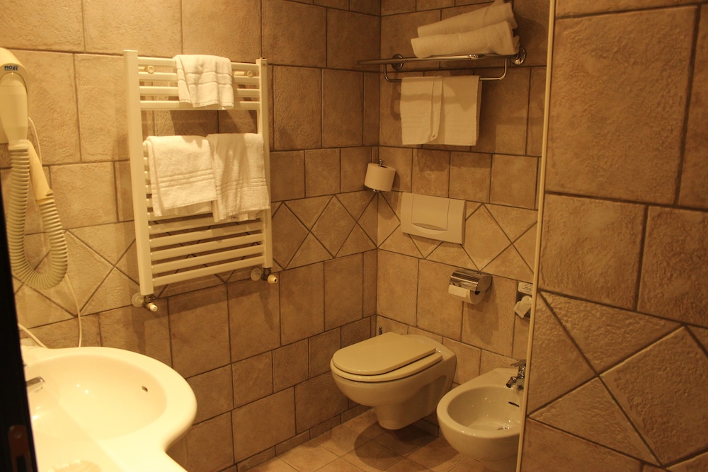 Yachting Hotel Mistral 22/79