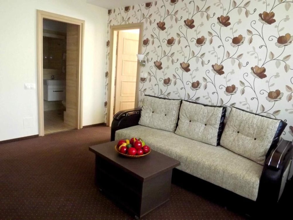 West Plaza Hotel 23/39