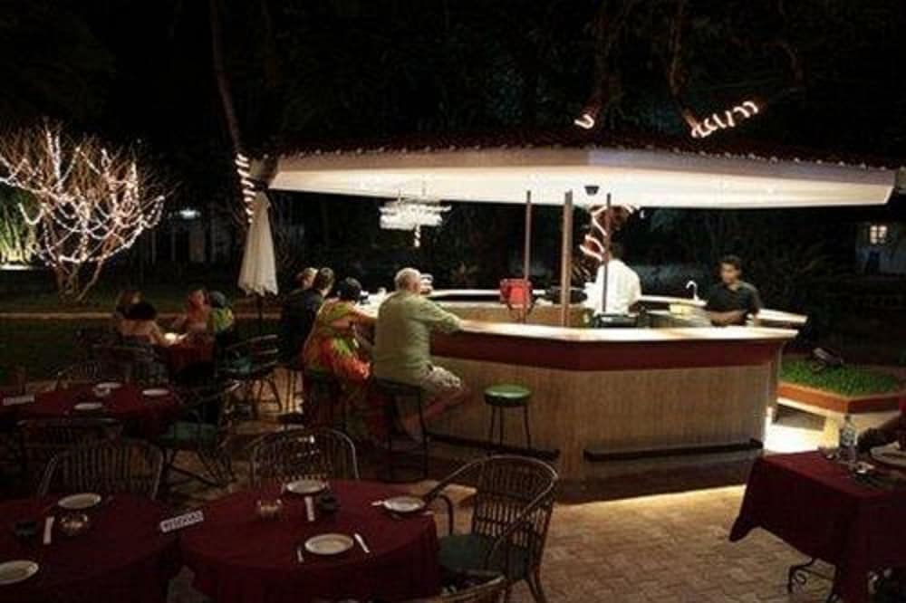 Granpas Inn Bougainvillea 42/50