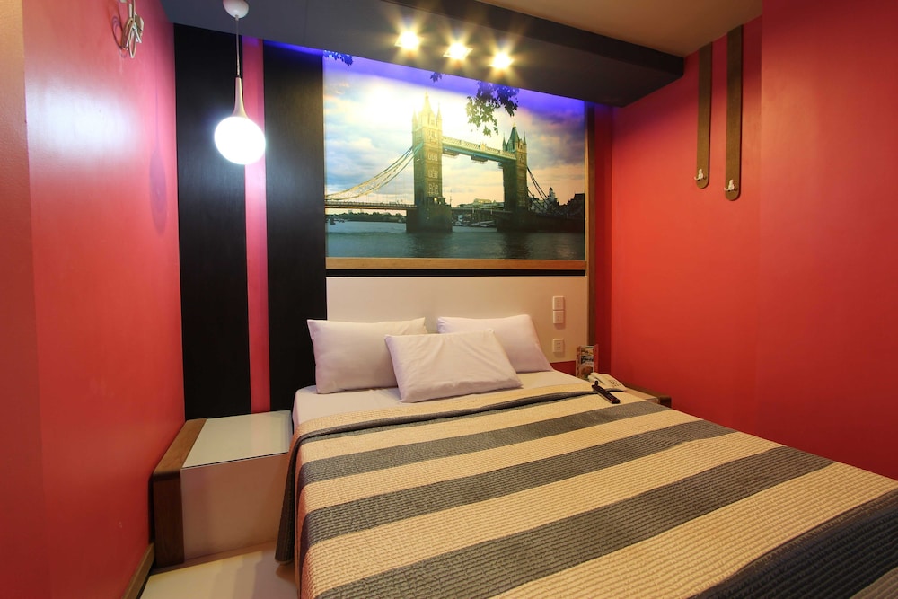 Eurotel North Edsa 23/50