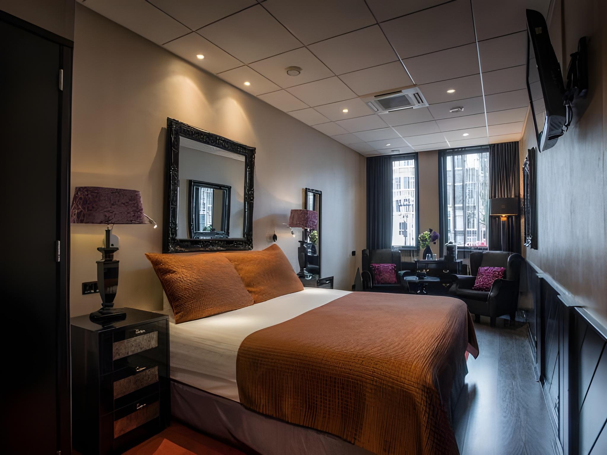 Luxury, Queen Bed, Canal View, Bathtub, Large