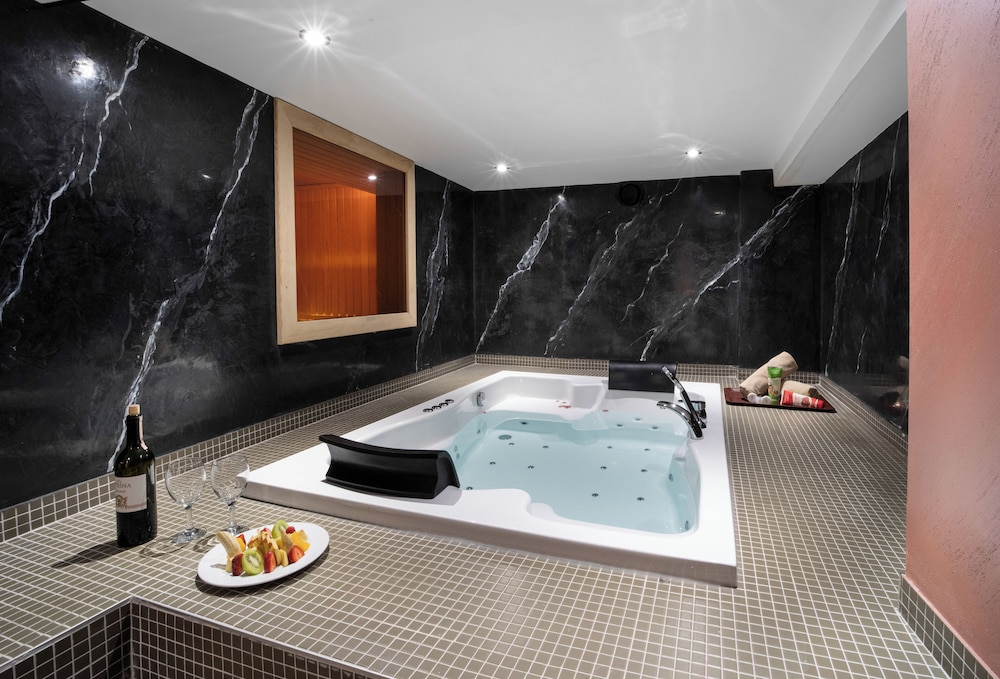 Orka Royal Hotel 30/50