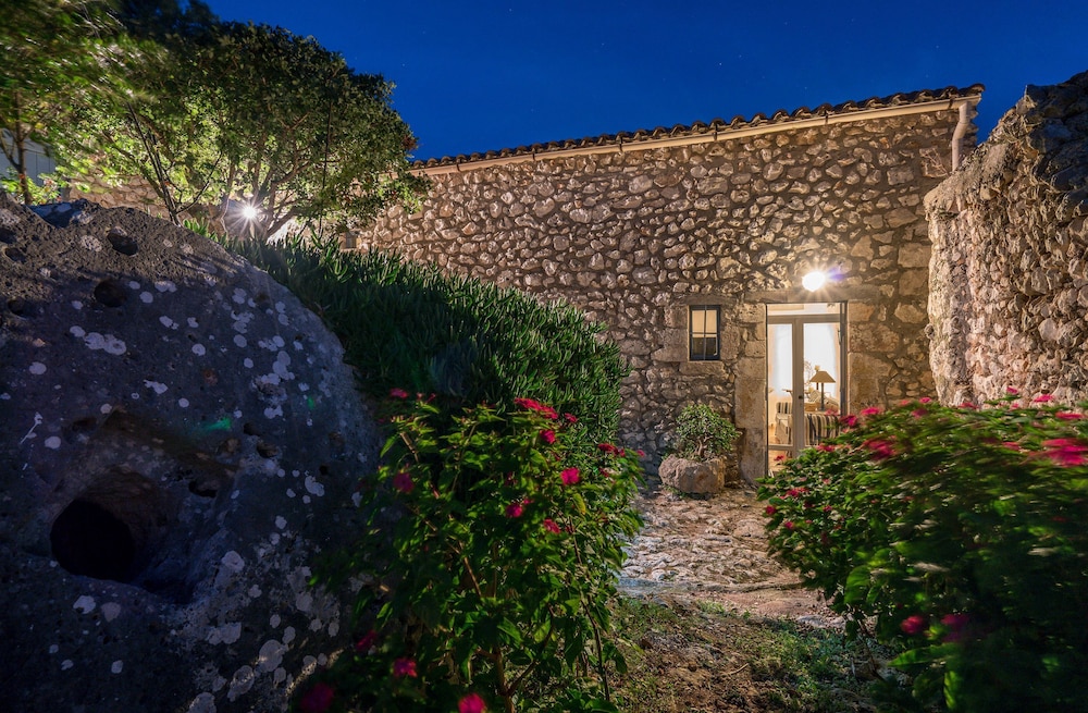 Askos Villa 32/35