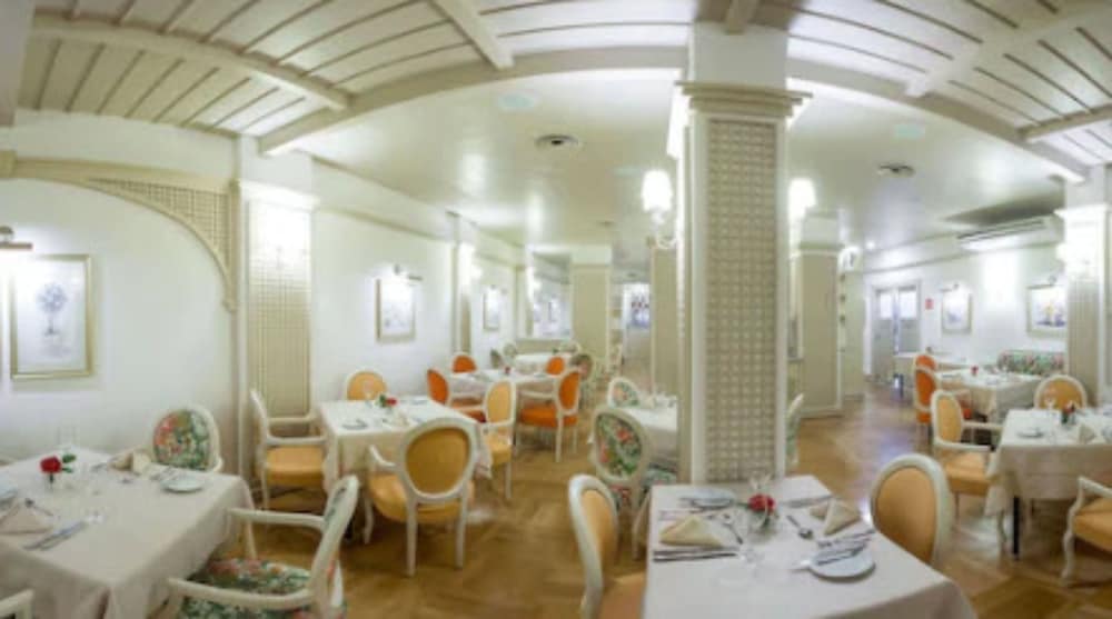 restaurant-cafeteria