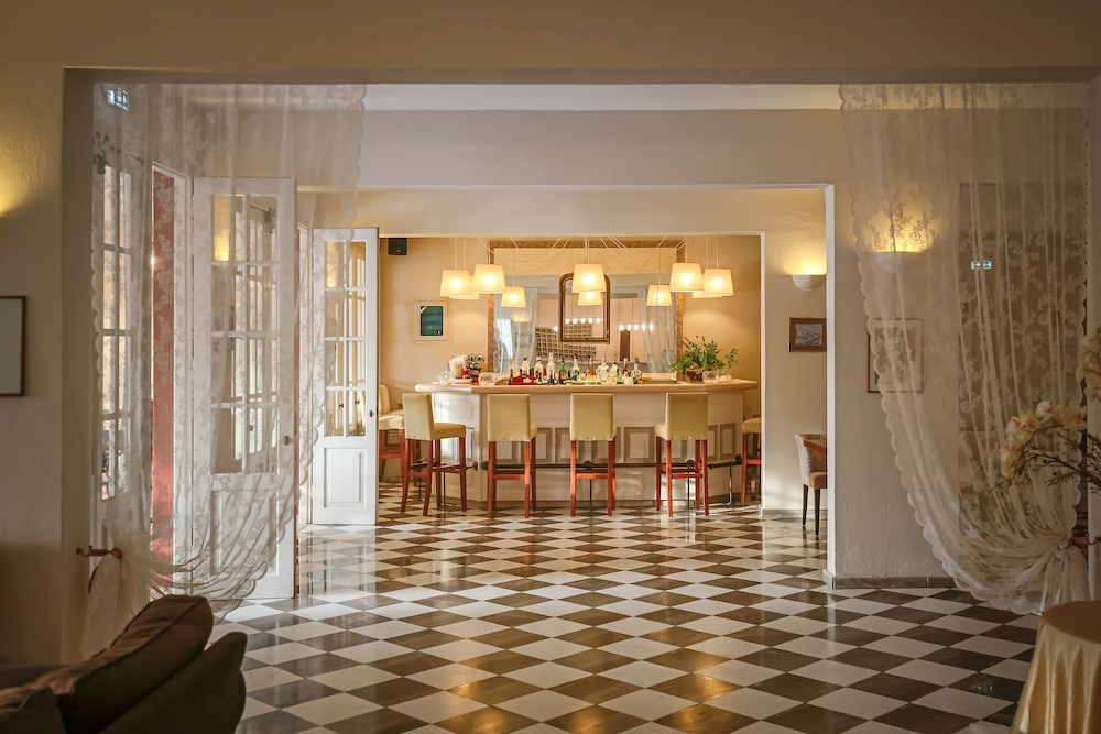Opera Blue Hotel Gouvia - Across Hotels & Resorts 11/65