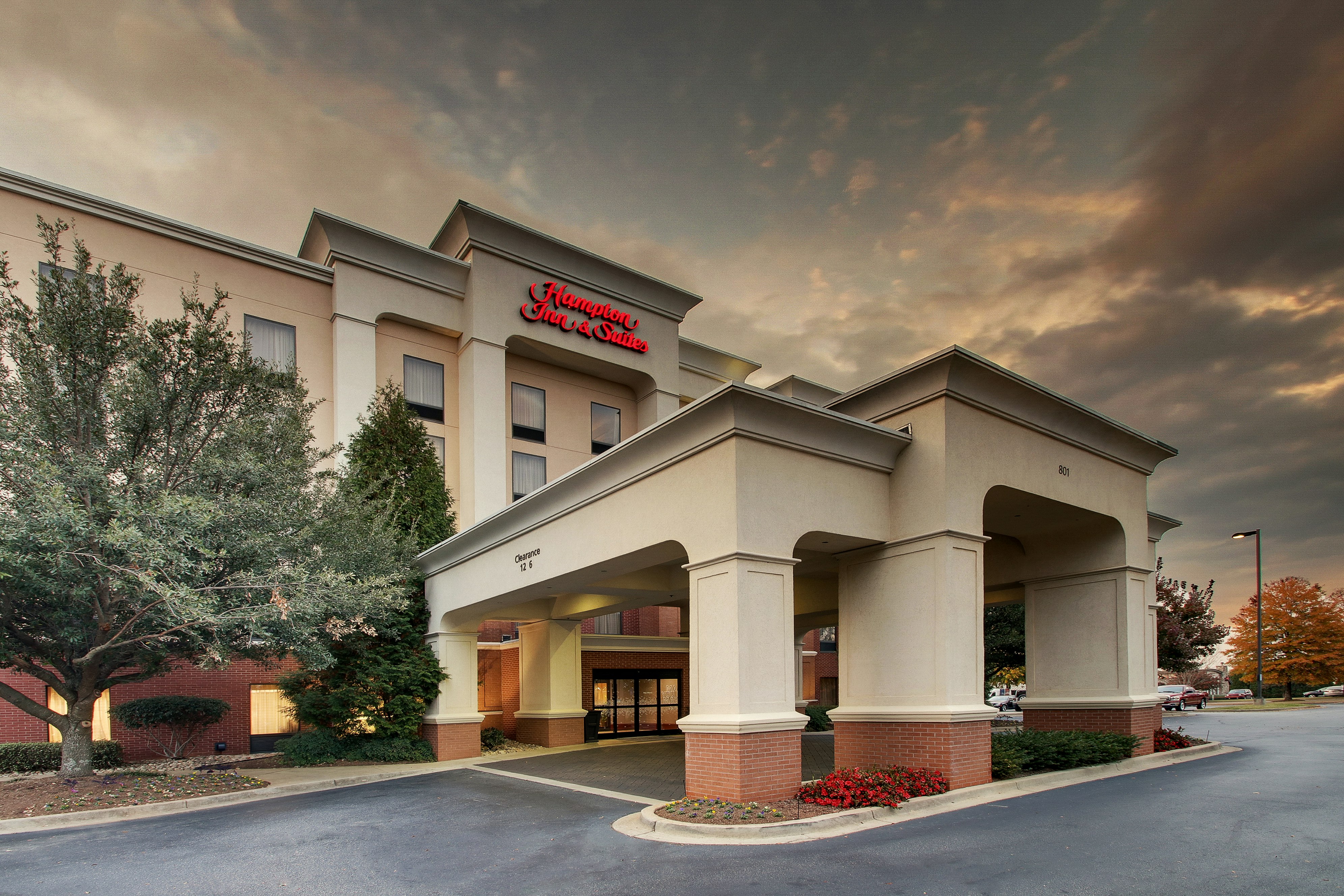 Hampton Inn Suites Spartanburg I 26 Westgate Mall 2/59
