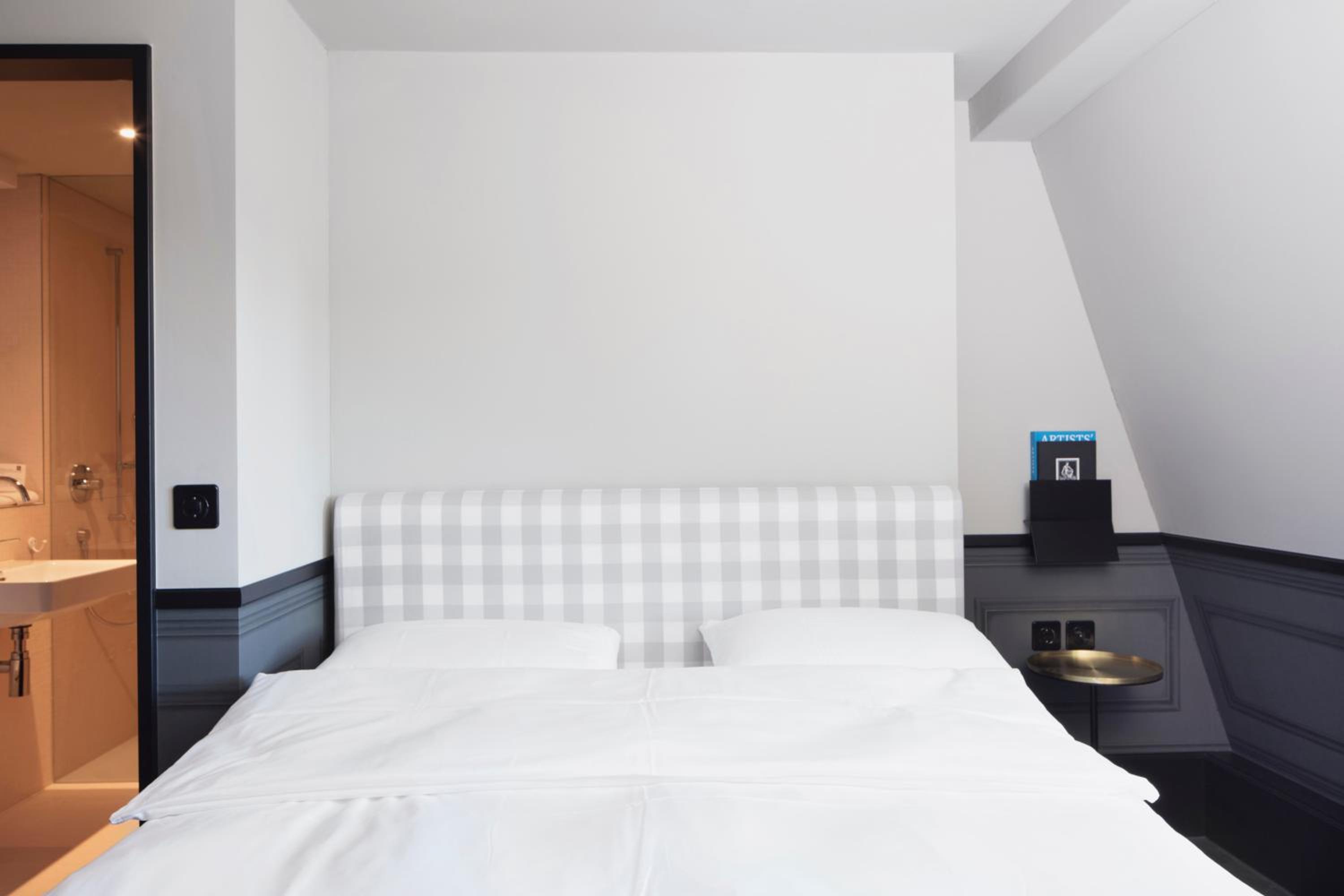 Medium, Double Bed
