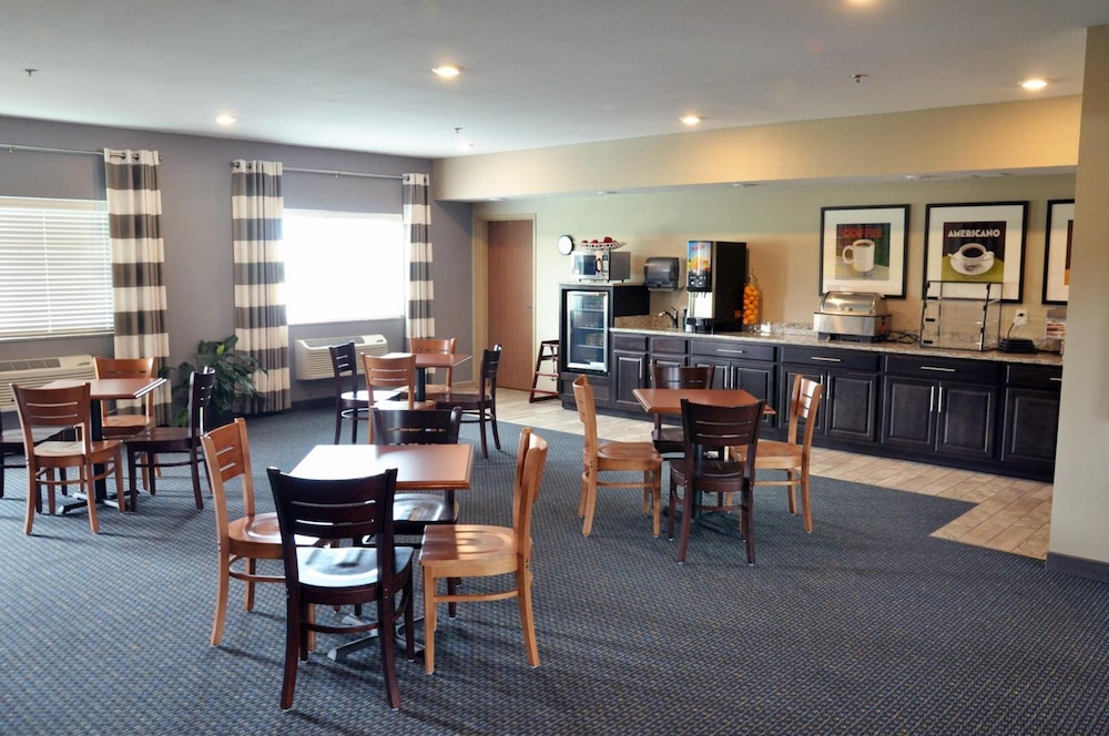 Brookstone Lodge Suites 27/35