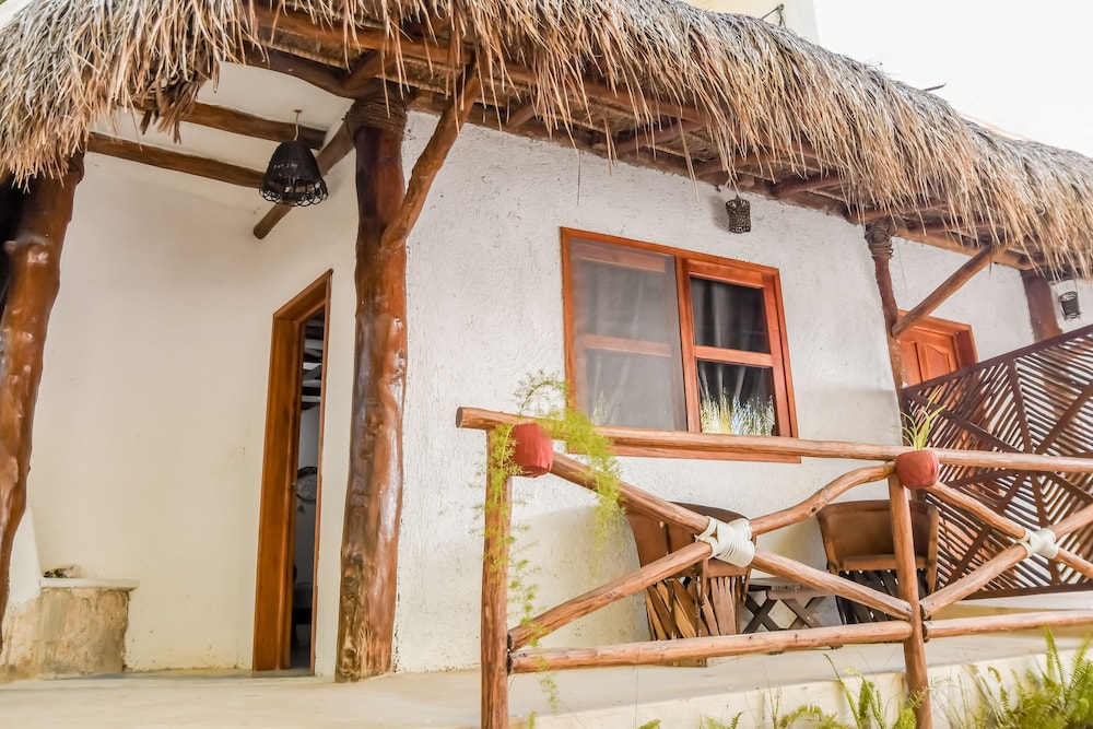 Hotel Zomay Holbox 80/91