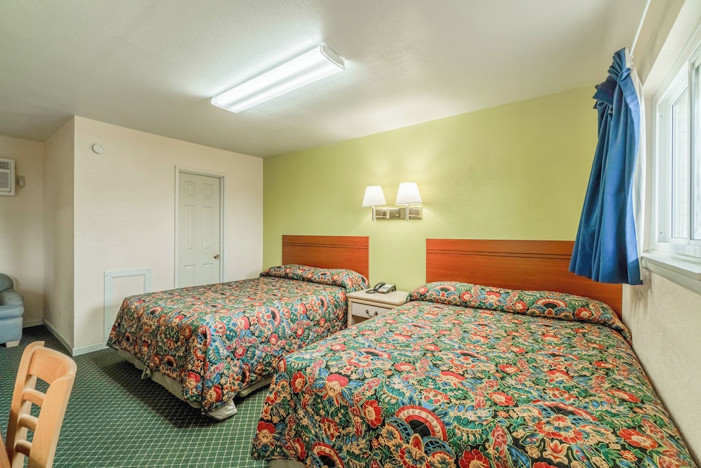 2 Queen Beds Non-Smoking