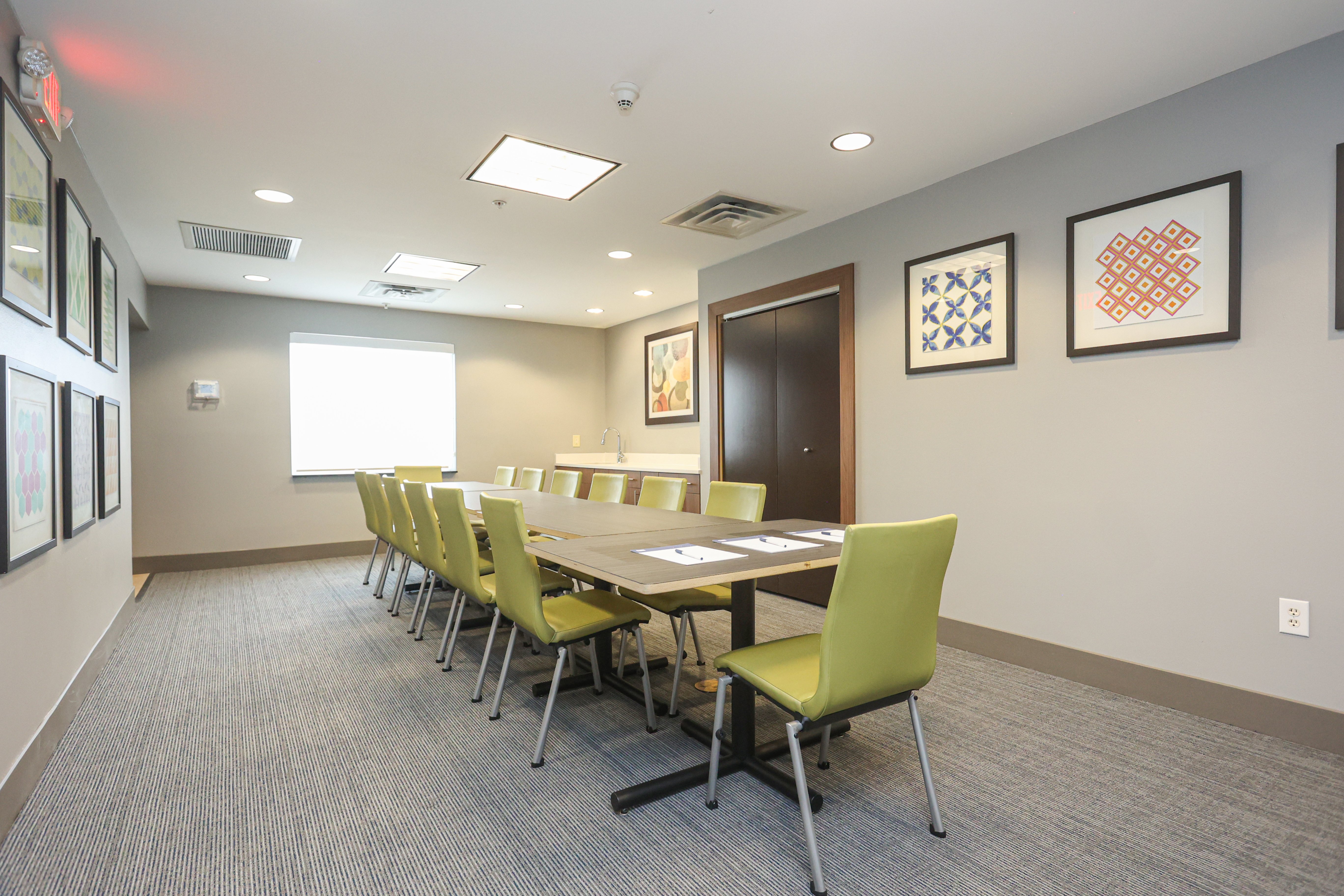 Holiday Inn Express Hotel & Suites Tulsa South Bixby 38/50
