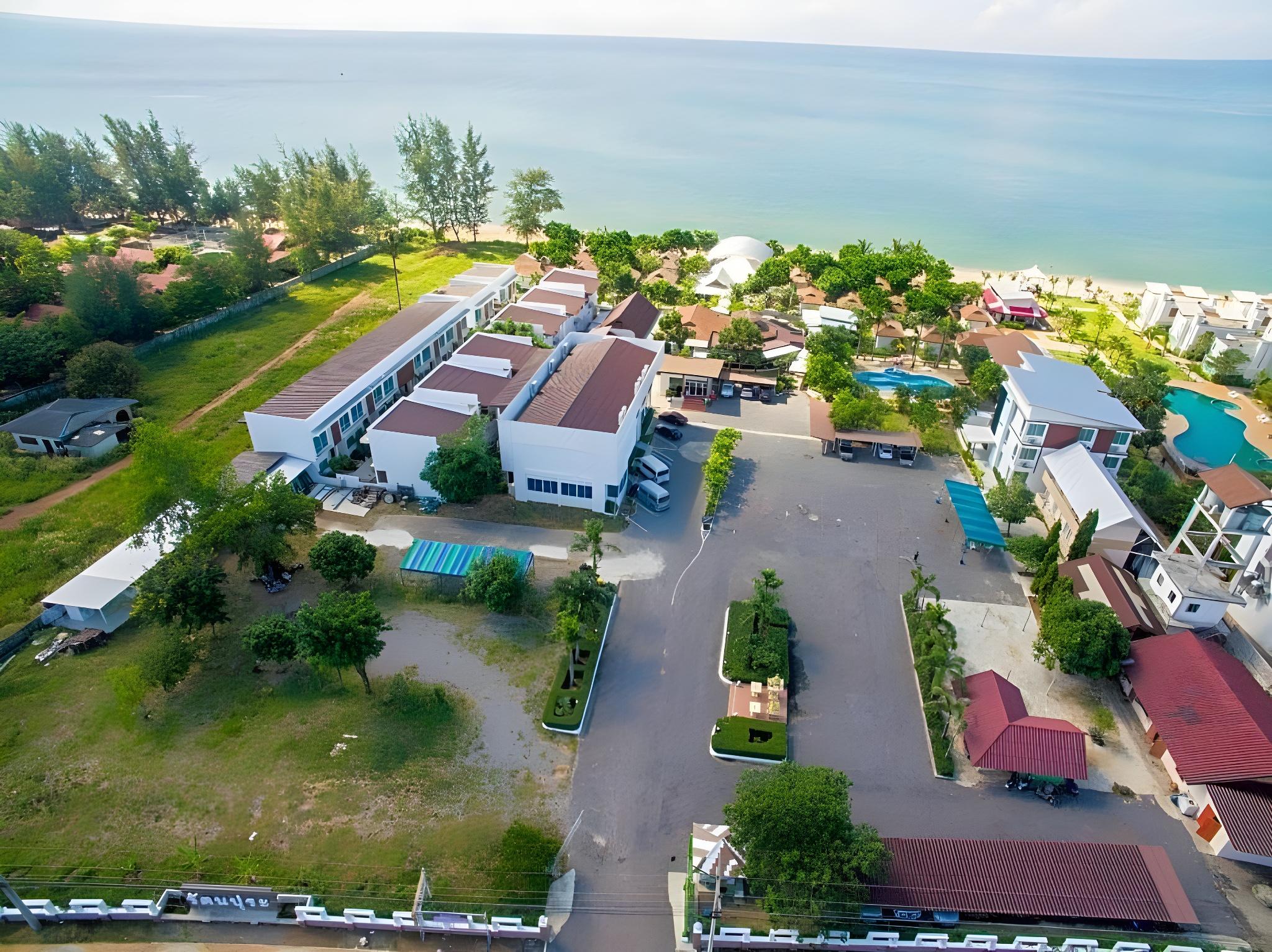 Rattana Pura Beach Resort 44/54