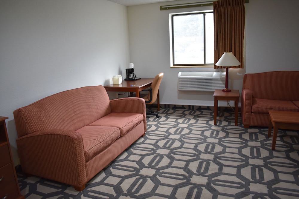 La Vale Inn Cumberland Area 10/19
