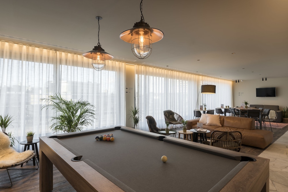 Premier Suites Plus Antwerp 37/62