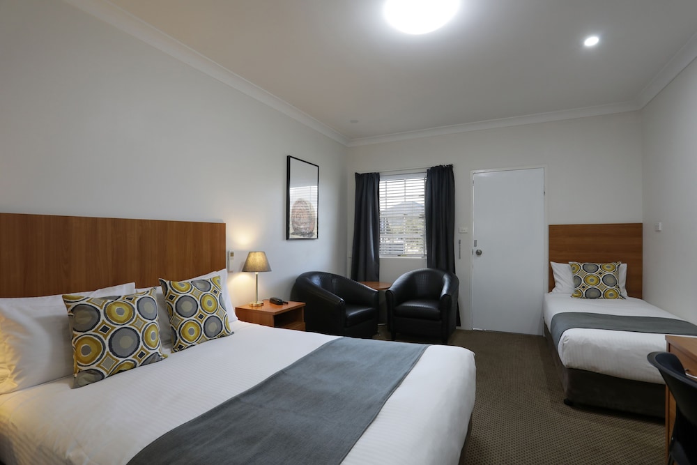 Cadman Motor Inn Tamworth 9/37