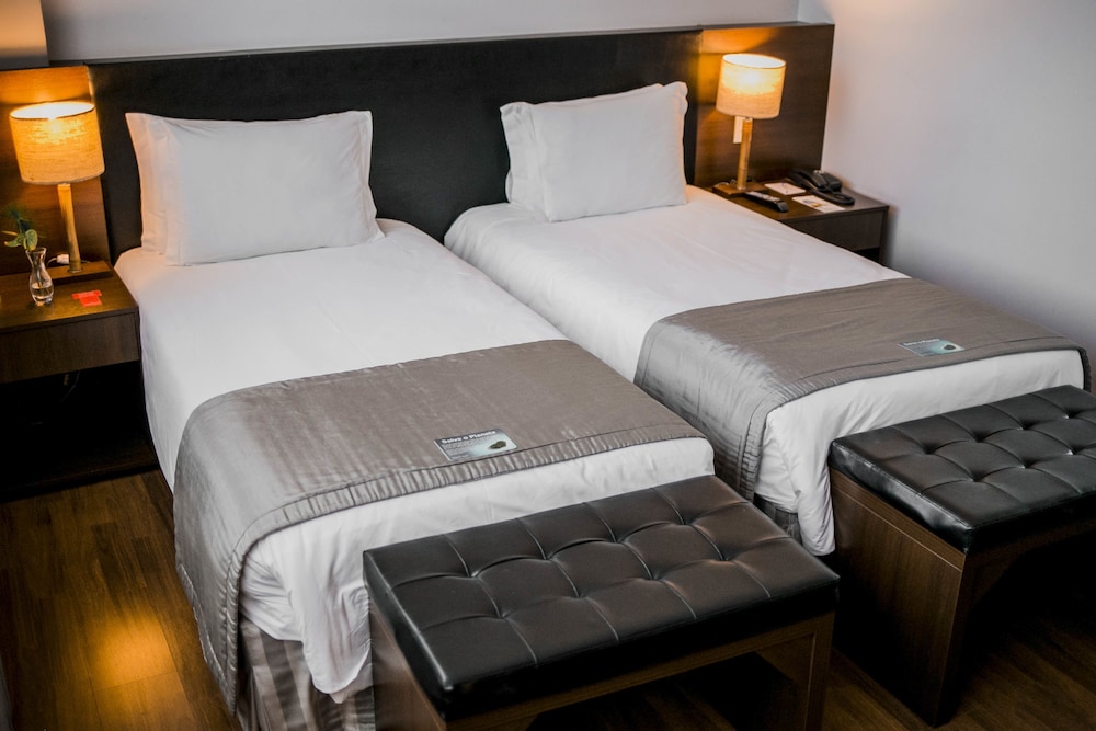 Golden Tulip Porto Vitoria 29/72