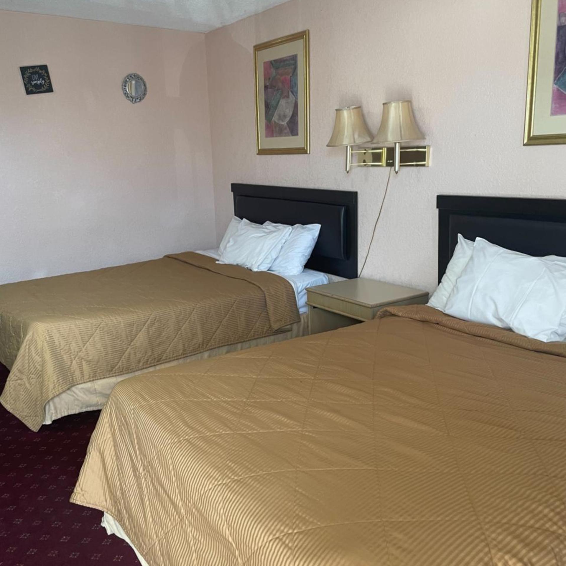 غرفة بسريرين كوين، Niagara Lodge Suites 3/10