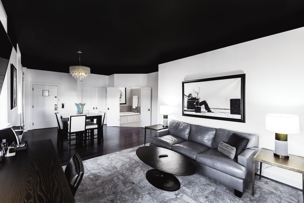 The Delafield Hotel 32/50