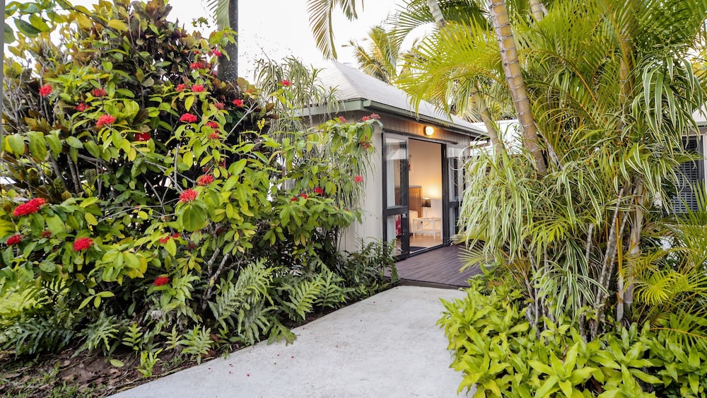THE COOKS OASIS HOLIDAY VILLAS 44/50