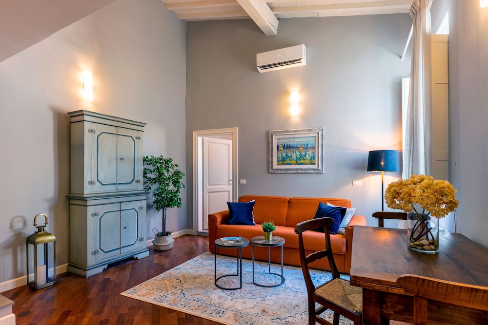 Genteel Home Piazza Pitti 15/43