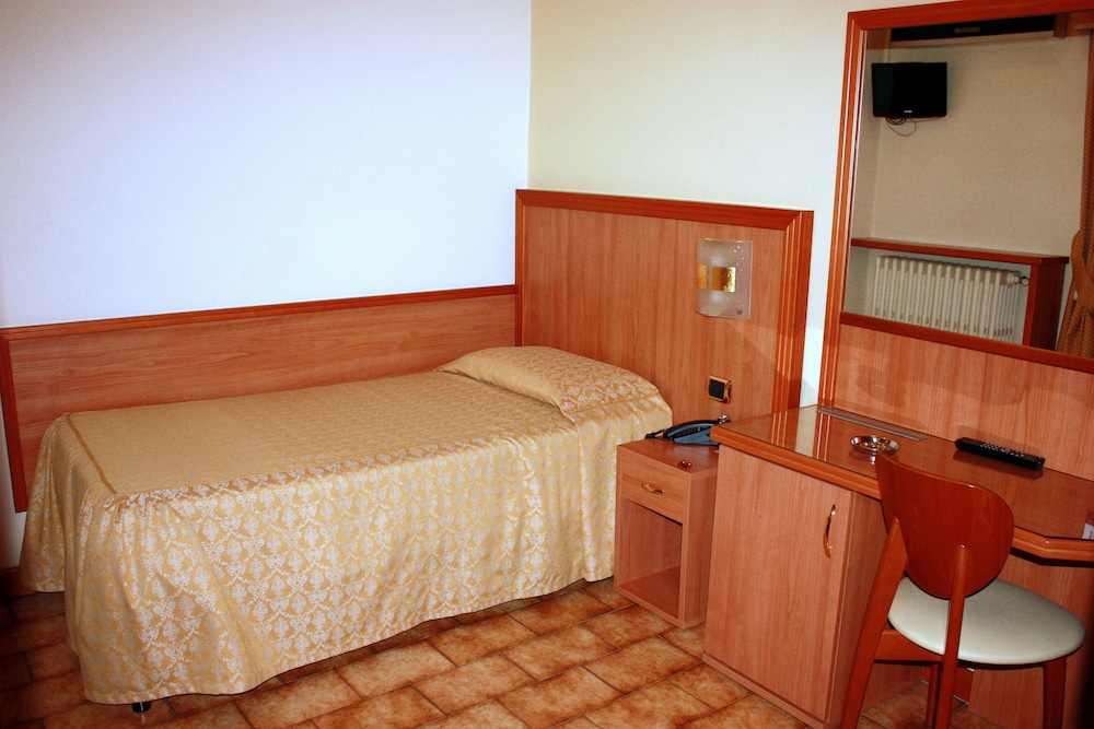 Piccolo Hotel 26/34